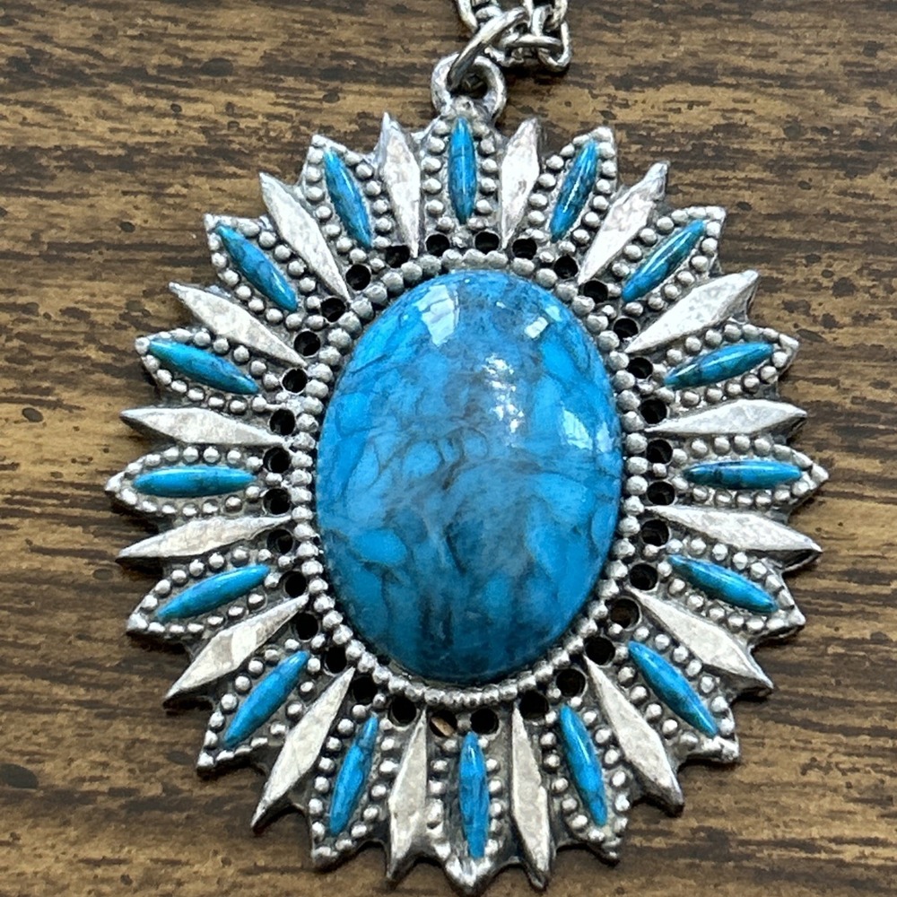 Vintage Southwest Style Faux Turquoise Pendant Necklace Cinerama Cranston RI KJ